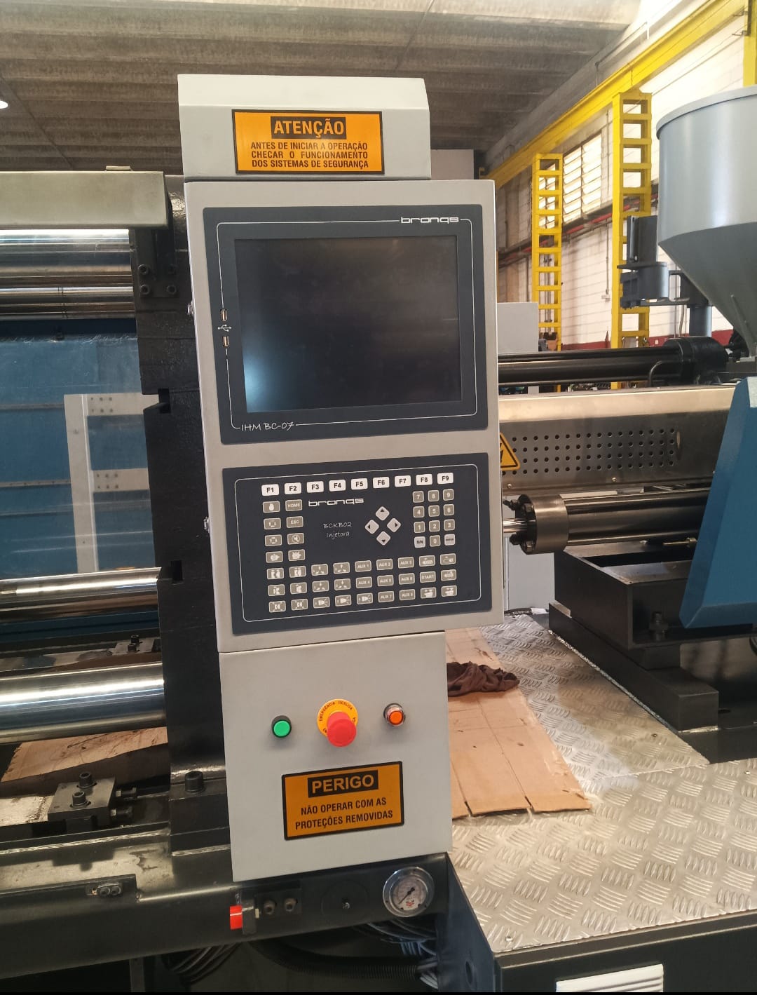 Injetora Diplomat Allpresse 380 ton